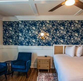 Historic Downtown Apalachicola Hotel | The Gibson Inn
