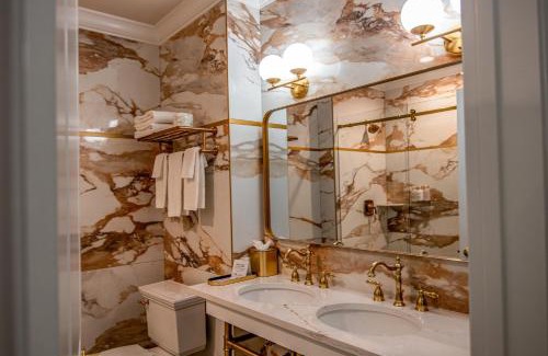 Historic Downtown Apalachicola Hotel | The Gibson Inn