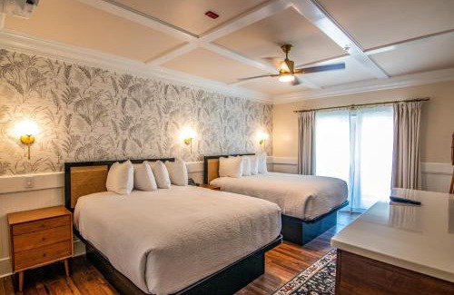 Historic Downtown Apalachicola Hotel | The Gibson Inn