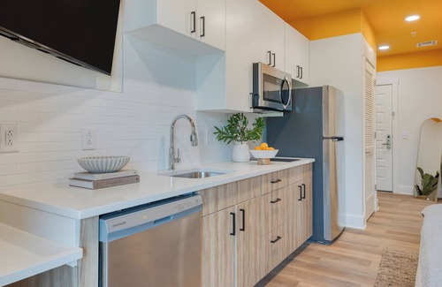 12 South Condo | The Gilmore Hotel Entire 4th Floor | Sleeps 94