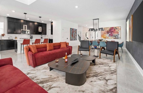 Florida Center House | The Glamorous | Luxe home on I-Drive, steps to dining, attractions, parks, shops