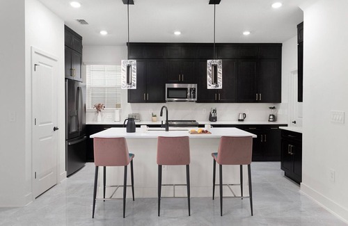 Florida Center House | The Glamorous | Luxe home on I-Drive, steps to dining, attractions, parks, shops