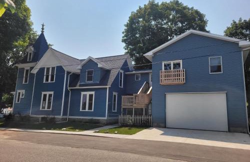 Elberta House | The Glarum House - Gorgeous Historic Home & Ac!