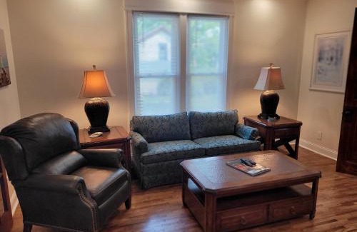 Elberta House | The Glarum House - Gorgeous Historic Home & Ac!