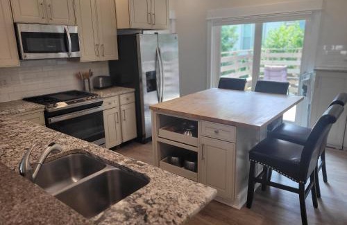 Elberta House | The Glarum House - Gorgeous Historic Home & Ac!