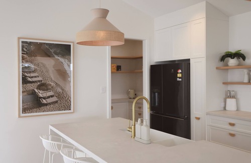 Waterhouse House | The Glasshouse - 10 Hagen Street: 3 BR, 2.5 BA House in Robe , Sleeps 6