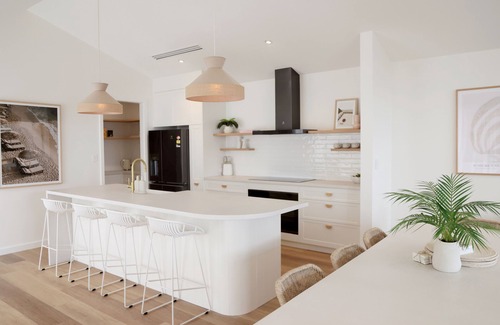 Waterhouse House | The Glasshouse - 10 Hagen Street: 3 BR, 2.5 BA House in Robe , Sleeps 6