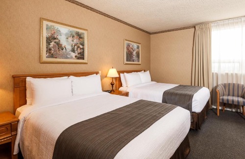 Lynnwood Ridge Hotel | The Glenmore Inn & Convention Centre