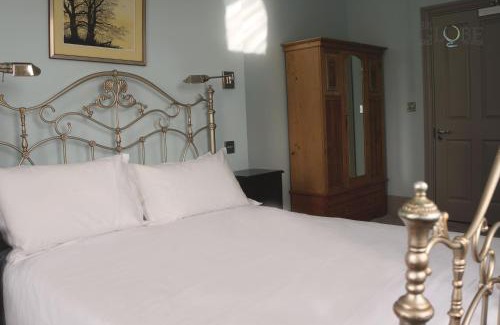 Angle Hotel | The Globe Angle
