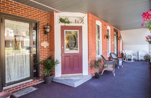 East Greenville Bed & Breakfast | The Globe Inn
