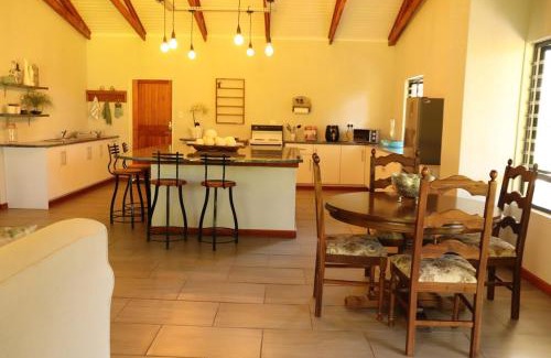 Nelspruit Apartment | The Goat House Farmstay