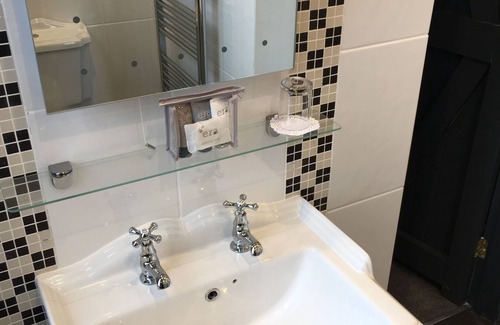 Bartestree Hotel | The Godwins