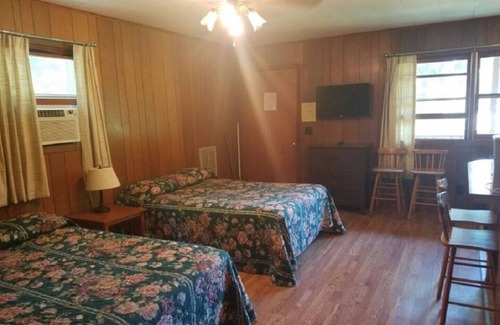 Lake George Cottage | The Gold Eagle Cabin