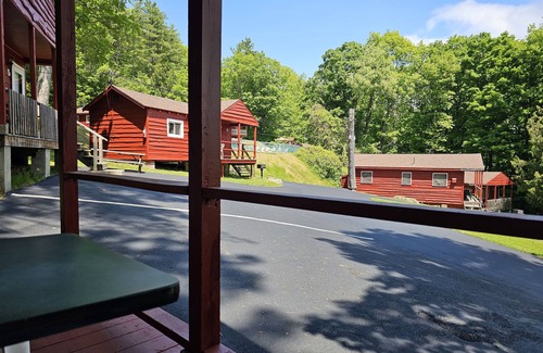Lake George Cabin | The Gold Eagle Cottage 4