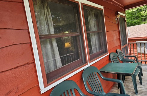 Lake George Cabin | The Gold Eagle Cottage 7