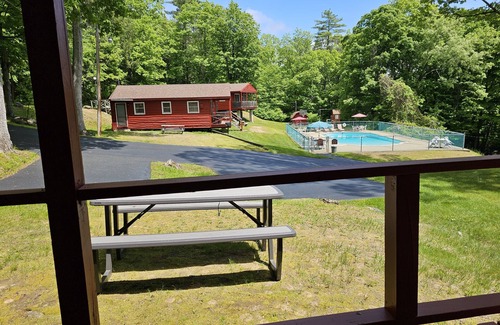 Lake George Cabin | The Gold Eagle Cottage 10