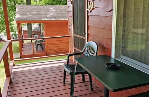 Lake George Cabin | The Gold Eagle Cottage 10