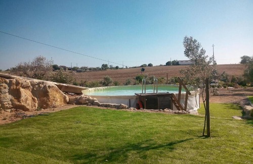Pedrogao Cabin | The Gold Pod, Relax and Enjoy on a Glamping House