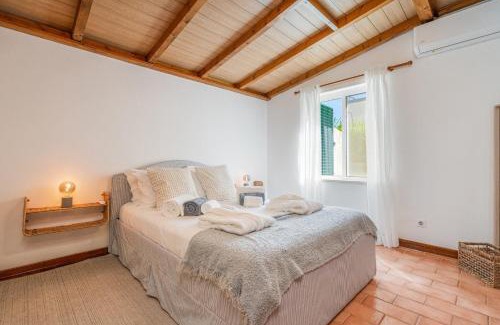 Silves Apartment | The Golden Breeze – Beachside Pool & BBQ Escape