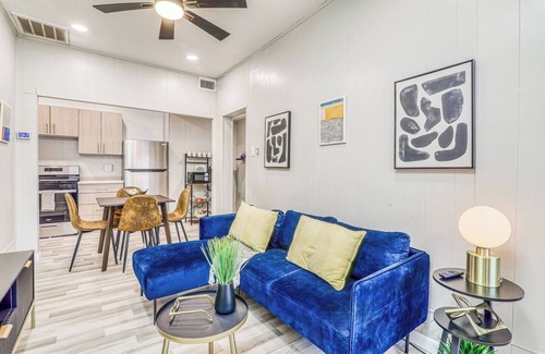 Pershing - Government Hill Cottage | The Golden Dawn Cottage