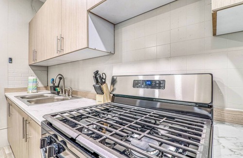 Pershing - Government Hill Cottage | The Golden Dawn Cottage