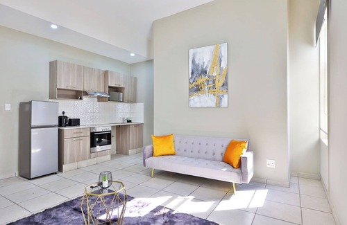 Greater Johannesburg Metropolitan Area Apartment | The Golden Getaway one Bed Apt. with Wifi