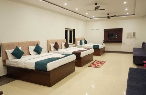 Varanasi Hotel | The Golden Palace