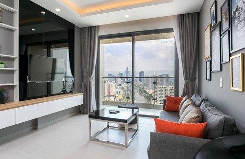 District 4 Apartment | The Goldview Residence