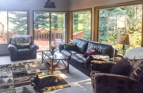 Welches House | The Golf Course Cabin