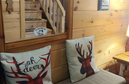 Wells Cabin | "The Good Life Cabin" offers beautiful views of the lake and mountains