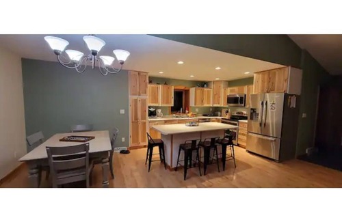 Goodman House | The Good Place: Lakehouse Near Dunbar ATV Trails/On Blue Ox Trails
