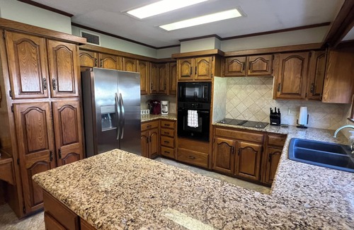 Woodson Village - Pershing House | The Goode House - Spacious 5BR Home in Historic Southside, Walk to Kyle Field!