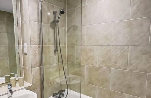 Gosport Apartment | The Granary - 2nd Floor 2 Bedroom Property on Gosport Foreshore sleeping 4
