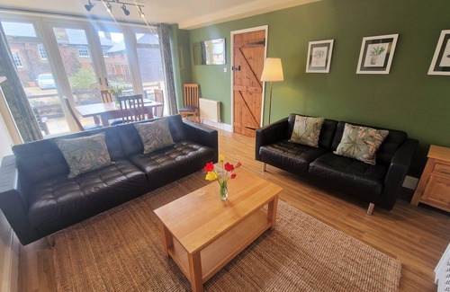 Ivinghoe Cottage | The Granary - a thee bedroom, one bathroom that sleeps 5 guests in 3 bedrooms