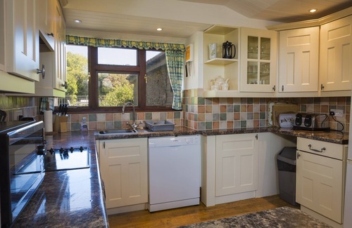 Bolberry Cottage | THE GRANARY (MALBOROUGH), pet friendly, with a garden in Malborough