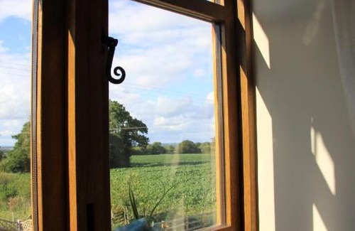 Loppington House | The Granary Self Catering Cottage