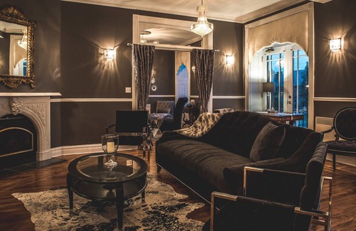 Carleton Place Hotel | The Grand Hotel