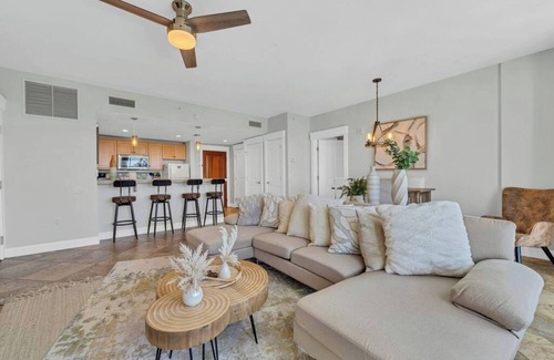 Baytowne Wharf Apartment | The Grand in SanDestin Resort Luxury 1BR Condo