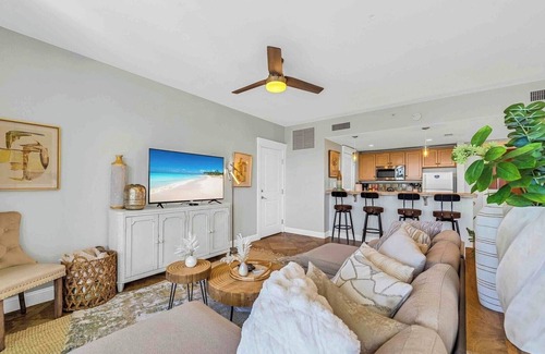 Baytowne Wharf Apartment | The Grand in SanDestin Resort Luxury 1BR Condo