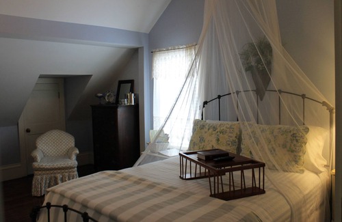 Pascagoula Bed & Breakfast | The Grand Magnolia Ballroom & Suites