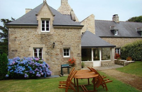 Audierne House | The Grand Manoir and the Closerie du Manoir 17 people