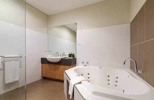 Beechworth Hotel | The Grand Oaks Resort