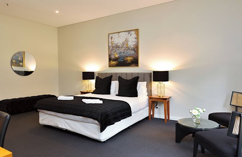 Beechworth Hotel | The Grand Oaks Resort
