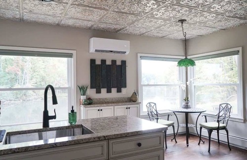 Onondaga House | The Grand Riverhouse & Bunkhouse