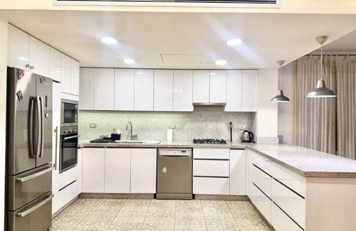 Zamalek Apartment | The Grand Tree House!