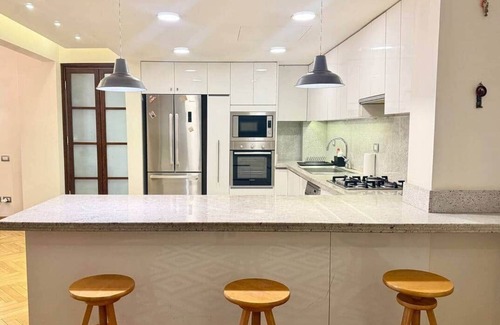Zamalek Apartment | The Grand Tree House!