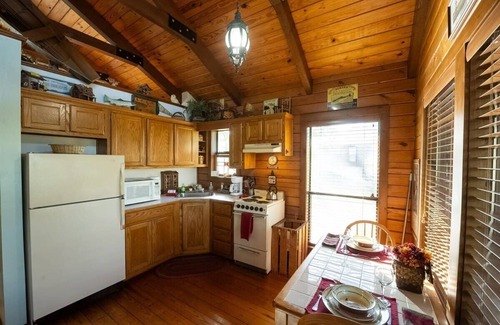 Eureka Springs Cabin | The Grand View, Heart Shaped Tub at Red Bud Valley