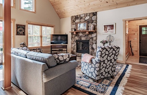 Bethel Ski Chalet | The Granite Chalet - Newly constructed Chalet close to downtown Bethel, short drive to Sunday River