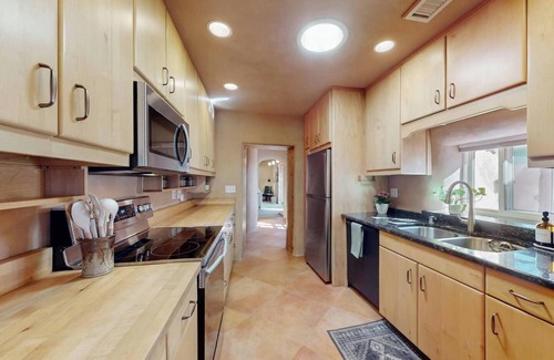Downtown Albuquerque House | The Granite Hideaway Uniquely NM