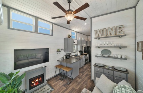 Fredericksburg Cottage | The Grape Escape - 138